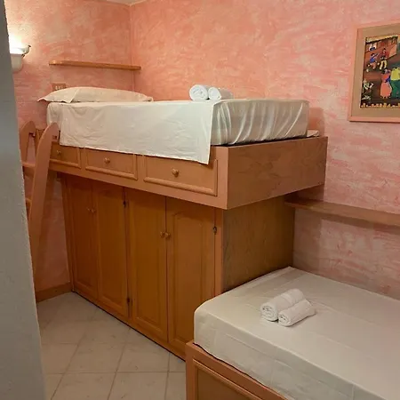 Residence Baja Sardinia アパート バージャ・サルディニア